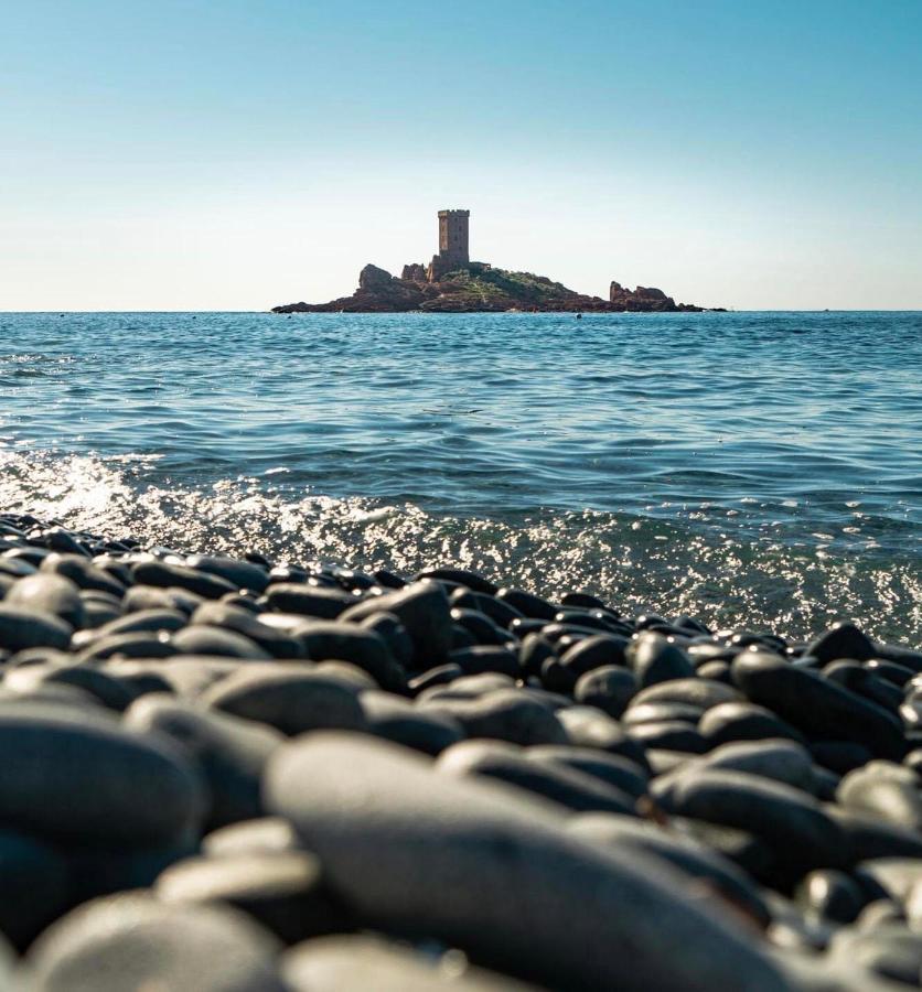Joli studio A front de mer Saint-Raphaël Eksteriør bilde